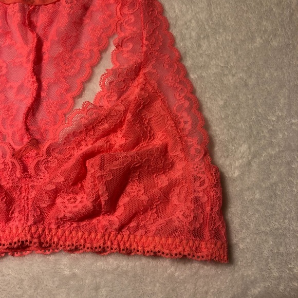 Victoria’s Secret NWT Racer Back Lace Bralette - Picture 5 of 8